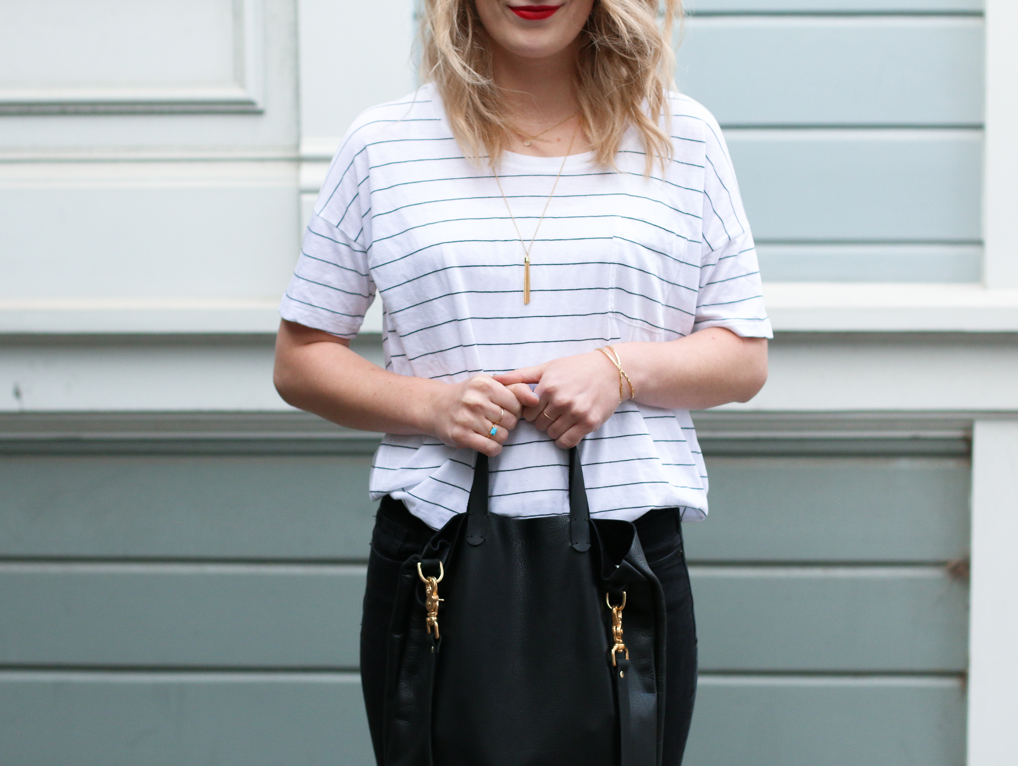 Black & White Tee with Skinny Jeans & Lace Up Flats.